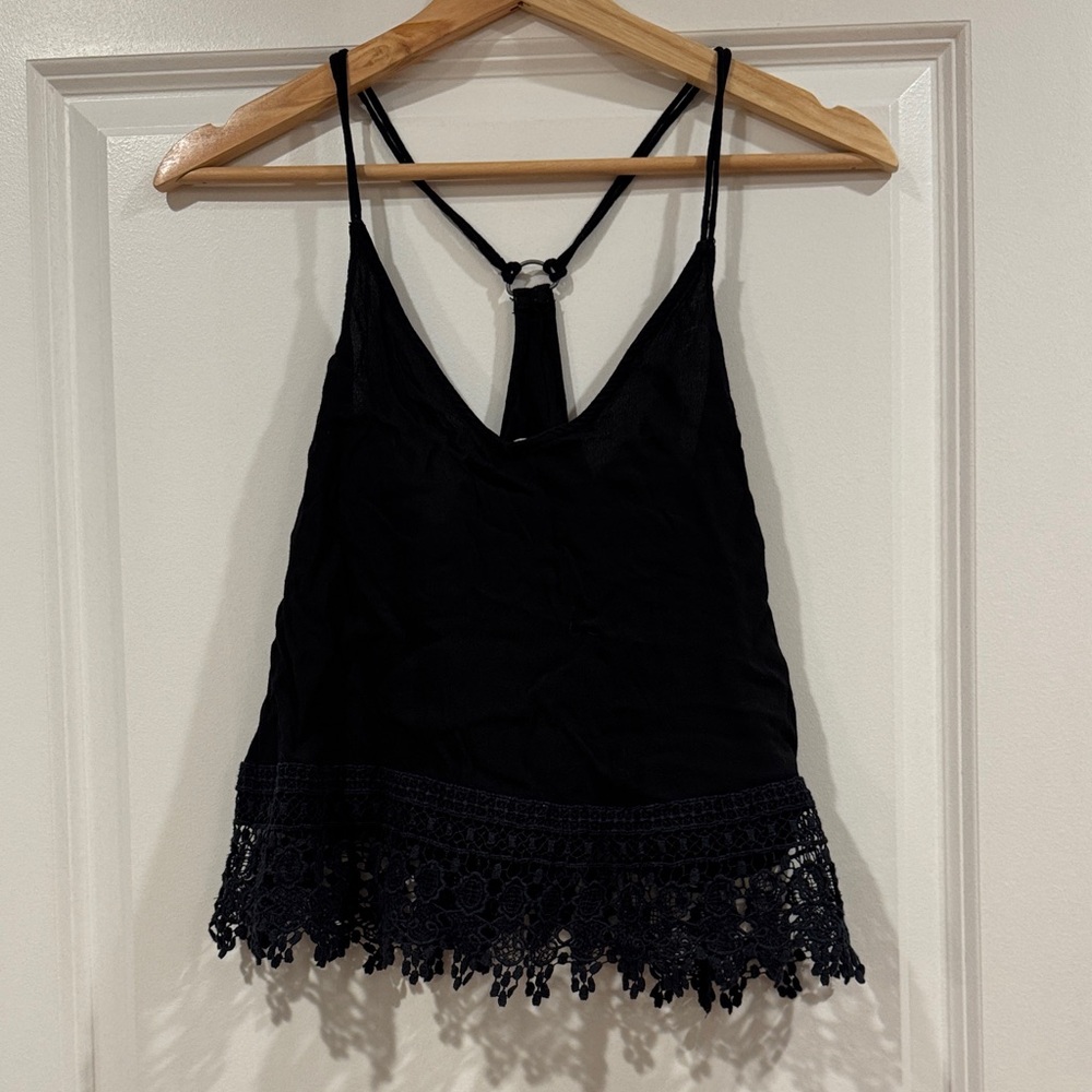 M | Urban Outfitters | Black Flowy Tank w/ Lace on Bottom